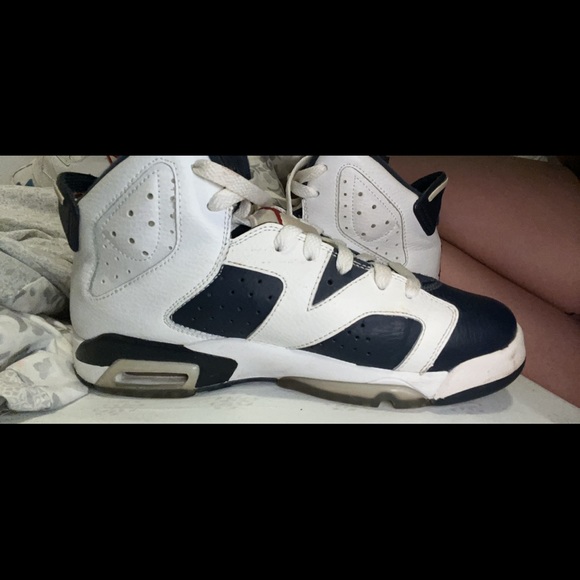 Jordan retro 7 Navy and White Youth size 6 = 7.5-8 in Woman’s - Picture 2 of 3
